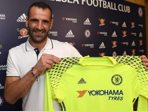 SỐC: Chelsea sa thải, ký lại và đẩy đi cầu thủ 35 tuổi