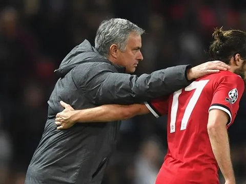 HLV Mourinho gửi lời tri ân xúc động đến Daley Blind