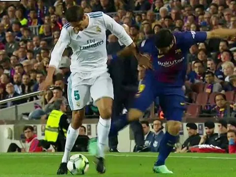 Trọng tài bắt El Clasico phớt lờ lời khuyên của trợ lý