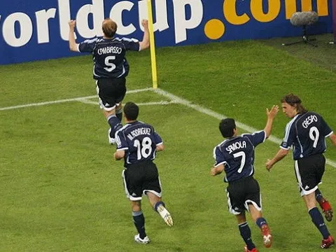 ĐẾM NGƯỢC 26 ngày World Cup: Cambiasso và tuyệt phẩm trên đất Đức