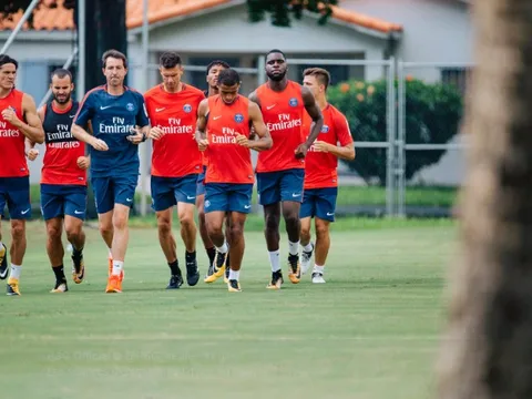 Dàn sao PSG đội nắng tập luyện chờ ngày đấu Juventus