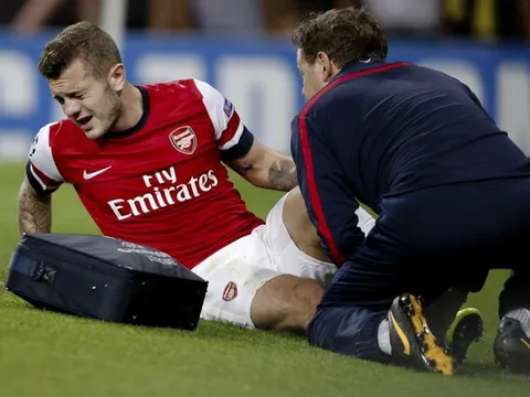 5 "đôi chân pha lê" nổi tiếng nhất xứ sương mù: Tiếc cho Wilshere