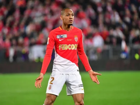 Fabinho có bến đỗ mới, không phải PSG