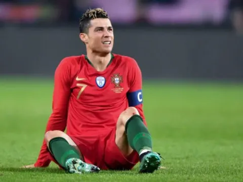 Fabregas 'dằn mặt' Ronaldo với tuyên bố sốc về Hazard
