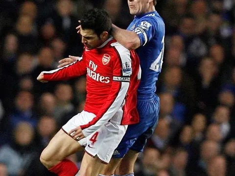 Fabregas tiết lộ từng 'ghét cay ghét đắng' John Terry