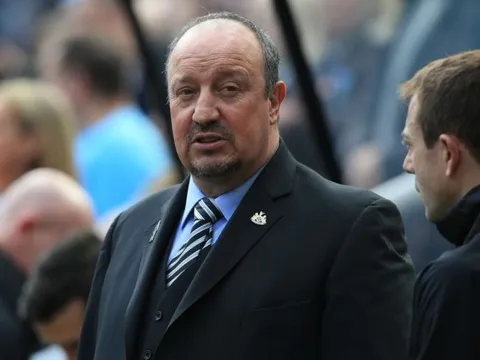 Fan Arsenal kêu gọi Rafa Benitez thay thế HLV Wenger