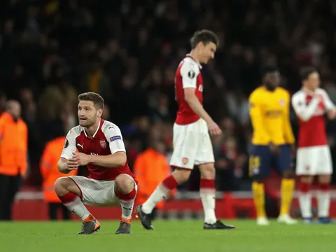 CĐV Arsenal "nổi trận lôi đình" với đội nhà