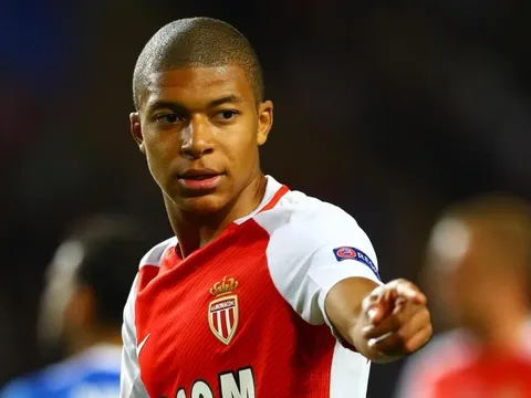 Fan kêu gọi Real đổi trận thắng Man Utd lấy Mbappe
