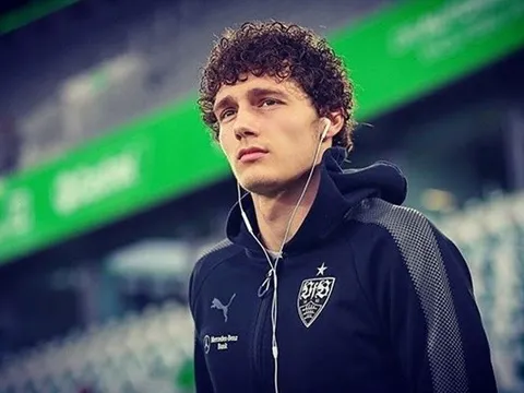 Fan M.U giục Mourinho chiêu mộ cầu thủ lập siêu phẩm xé lưới Argentina