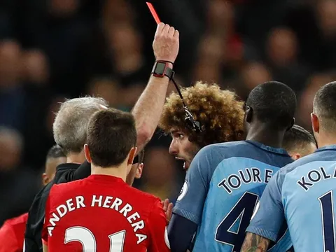 Fellaini ăn thẻ đỏ, Man United suýt chấm dứt chuỗi trận bất bại tại Etihad