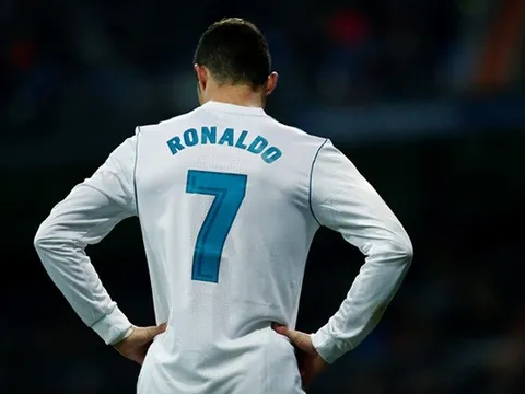 Luis Figo khuyên Ronaldo nên ở lại Real Madrid