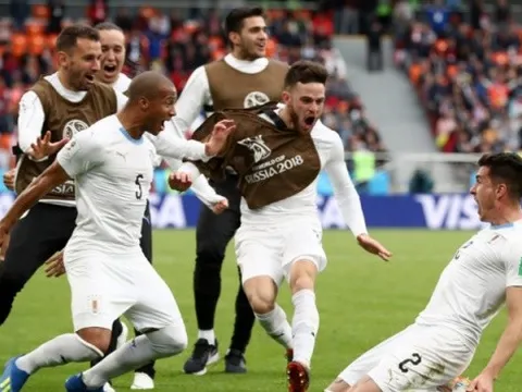 Thay đổi chiến thuật sẽ cho phép Uruguay tìm đường đến mành lưới