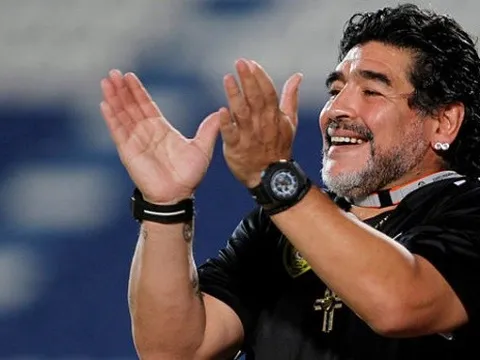 FIFA bỏ án treo giò với Messi, Maradona vẫn chưa hài lòng