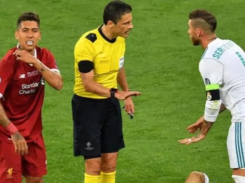 Firmino đáp trả Ramos: "Anh ta chỉ là một gã ngốc"
