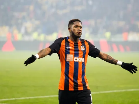 Fred mang tin vui cho thành Manchester