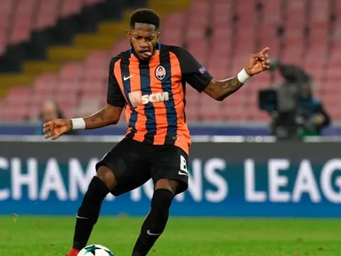 Fred có gì hơn các tiền vệ trung tâm của Man Utd?