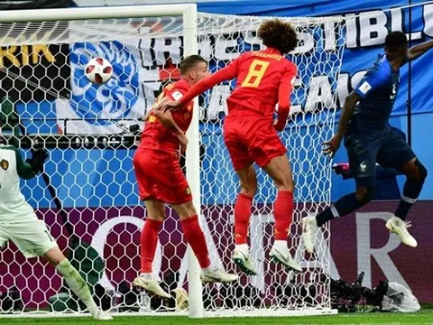 Fellaini - Umtiti và cú lắc đầu định mệnh