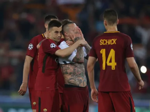 'Gã đồ tể' rơi nước mắt tại Olimpico