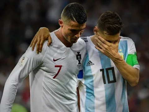 Garry Neville nói gì về việc Ronaldo, Messi chia tay ĐTQG?