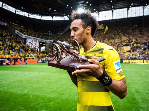 Ghi bàn ầm ầm, Aubameyang phá thêm kỉ lục tại Dortmund