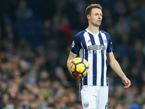 Gia cố hàng thủ, Leicester định "giật" cựu sao M.U trước mặt Arsenal