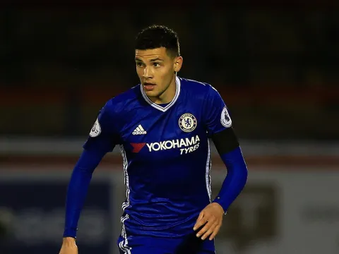 Giải cứu sự nghiệp, sao trẻ tính đường rời Stamford Bridge