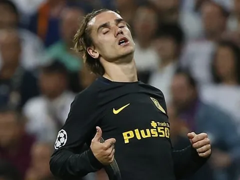 Giờ thì Griezmann còn chẳng thể 'làm nền' cho Ronaldo