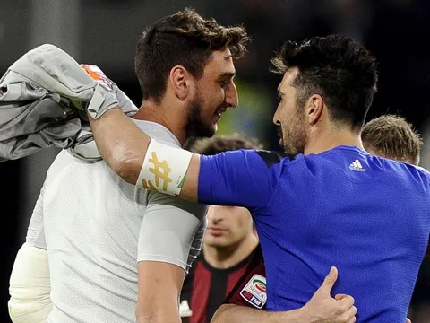 Giữa "tâm bão", Buffon bắn thông điệp đến Donnarumma