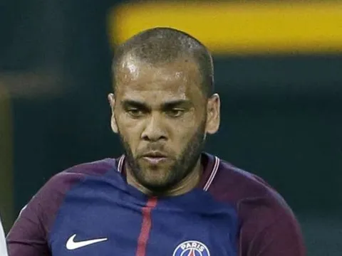 Giúp PSG lên ngôi vô địch, Dani Alves ngỡ như mơ