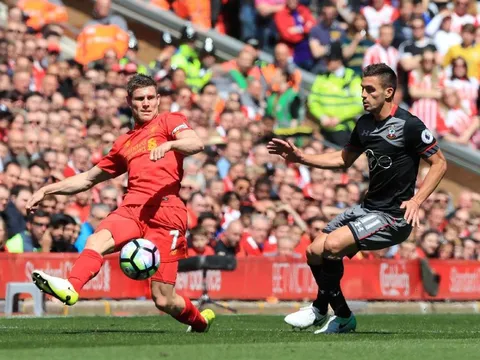 Góc HLV Nguyễn Văn Sỹ: Liverpool nguy khốn; M.U lại buông