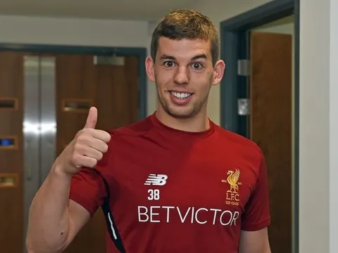 Góc Liverpool: Xin đừng để Alexander-Arnold trở thành Flanagan thứ 2