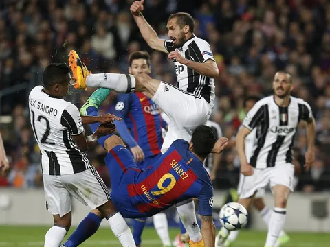 Nhìn từ khán đài: Juve tìm lại bản ngã, Barca "đánh mất chính mình"