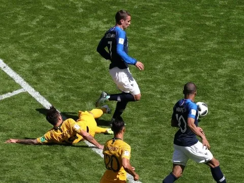 Griezmann đi vào lịch sử World Cup với bàn thắng vào lưới Australia