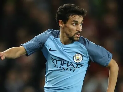 Guardiola bất ngờ gia hạn với Navas
