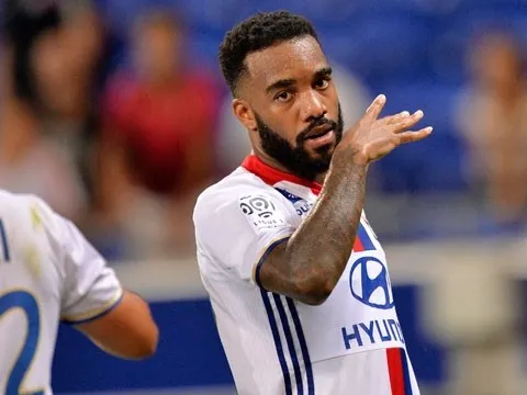 Gửi đề nghị thứ 3, Arsenal gần như đã có Lacazette