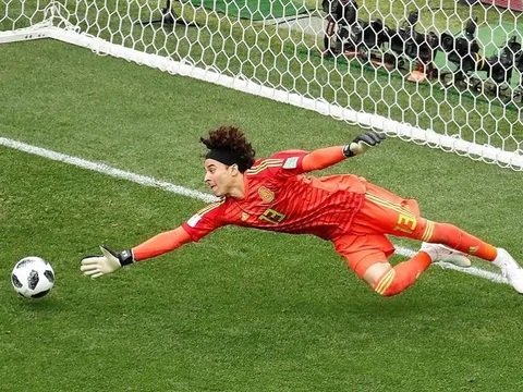 Guillermo Ochoa lại gây sốt với số pha cứu thua không tưởng trước Đức