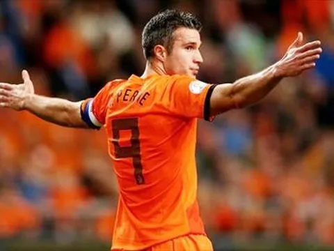 Tuyệt vọng cùng cực, Hà Lan gọi lão tướng cho World Cup