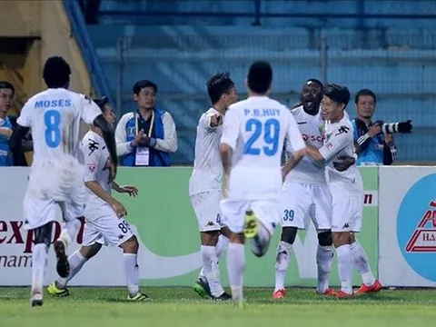 Hà Nội FC được vinh danh trước trận đấu với Hải Phòng
