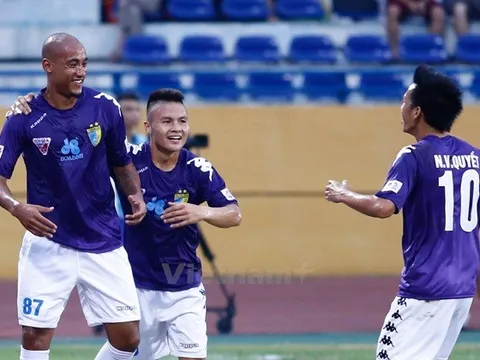 Hà Nội 2-0 Hải Phòng: Pháo sáng và tiếng chửi làm lu mờ chiến thắng