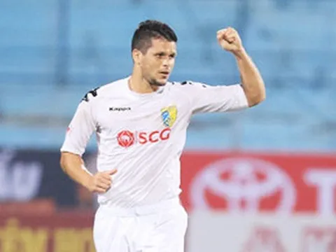 Trung vệ Alvaro Silva quyết cạnh tranh suất đá chính tại Hà Nội FC