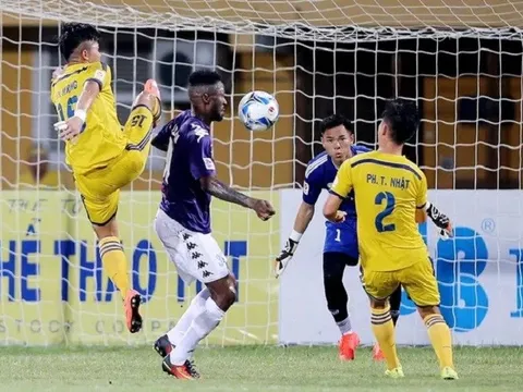 Samson tỏa sáng, Hà Nội FC nghẹt thở hạ Sông Lam Nghệ An