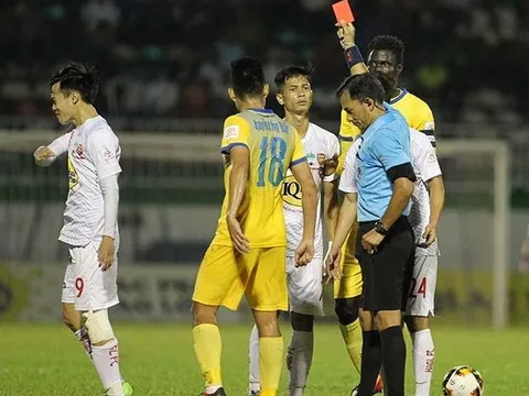 HAGL đưa dẫn chứng, kiện trọng tài “bẻ còi” sai