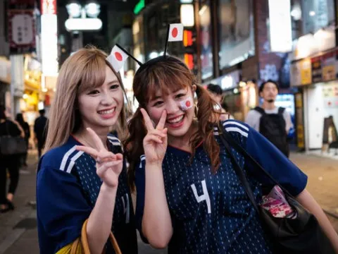 Hàng loạt mỹ nhân 'làm loạn' Tokyo sau chiến tích của Nhật