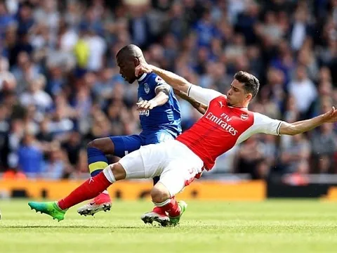 Hàng thủ Arsenal lại 'tan hoang' trước đại chiến Chelsea