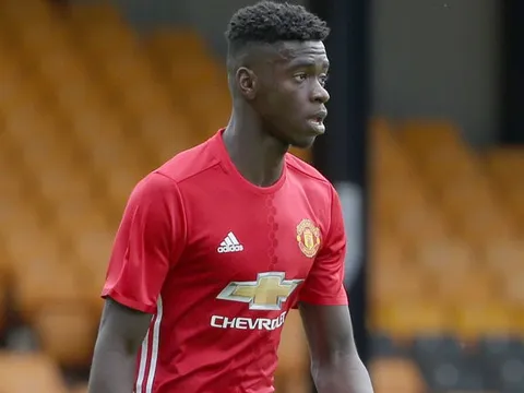 Hàng thủ tan hoang, Mourinho cho gọi Tuanzebe