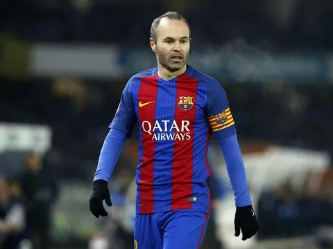 Hành quân tới Nam Mỹ, Iniesta vẫn đá chính cho Barcelona