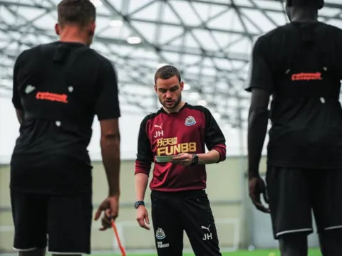 Háo hức trở lại Premier League, Newcastle tập mà chẳng cần Benitez