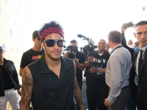Hậu chia tay, Neymar cực chất tấn công làng NBA