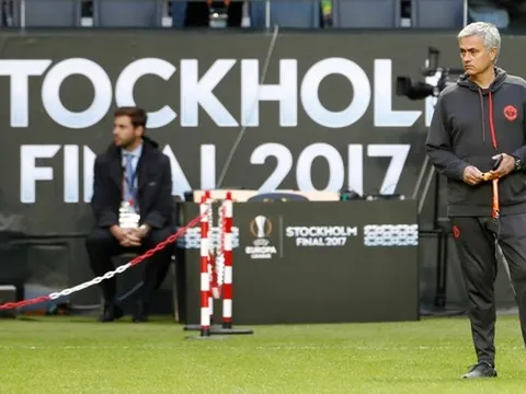 Hậu khủng bố, Mourinho và các học trò căng thẳng ở Stockholm