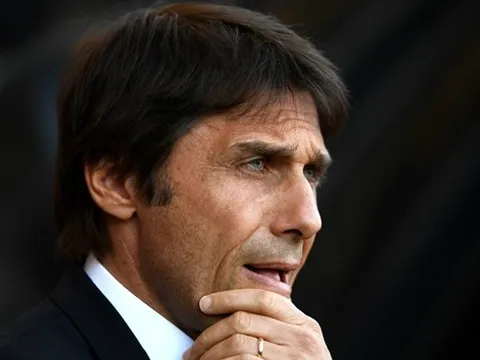 Hậu trường Chelsea "nóng dần đều" vì một người đàn bà